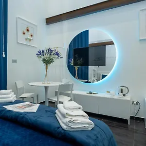2* Bed and breakfast Skyhouse Chiaia